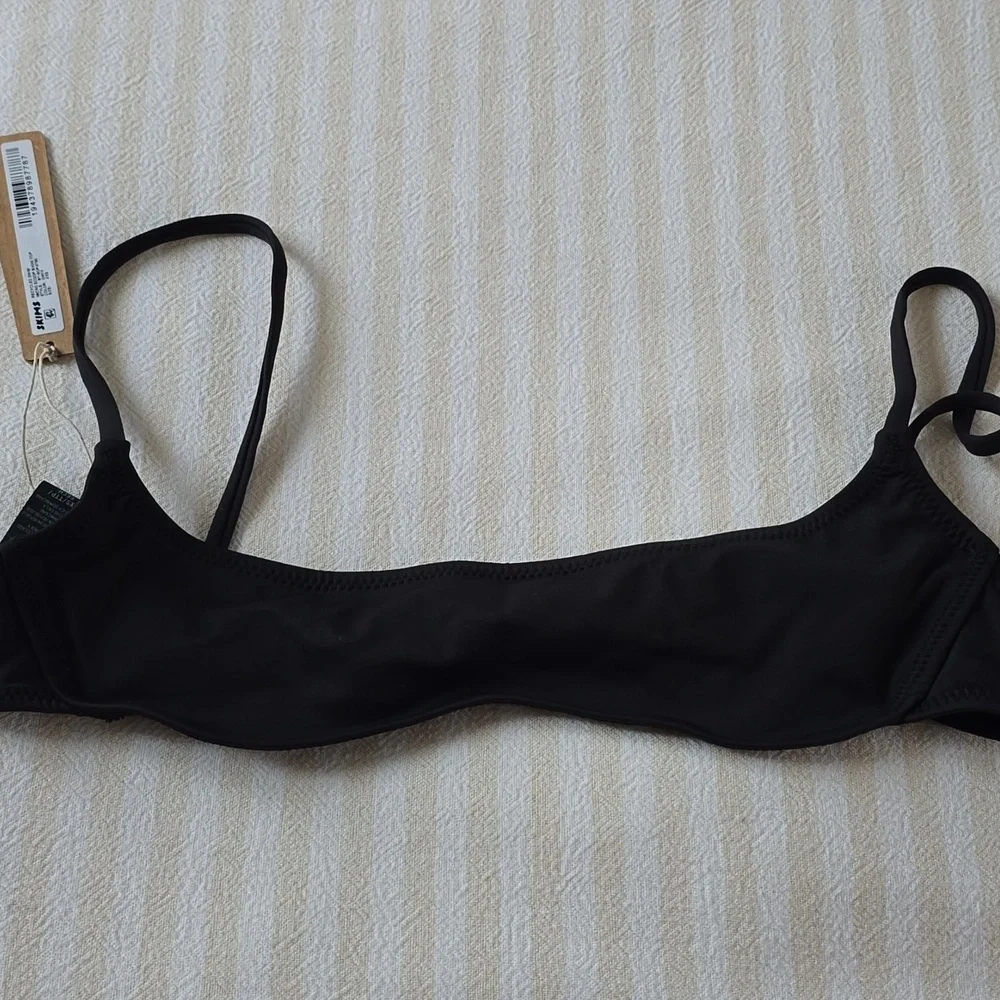SKIMS Swim Micro Scoop Bikini Top Size:XXS Onyx